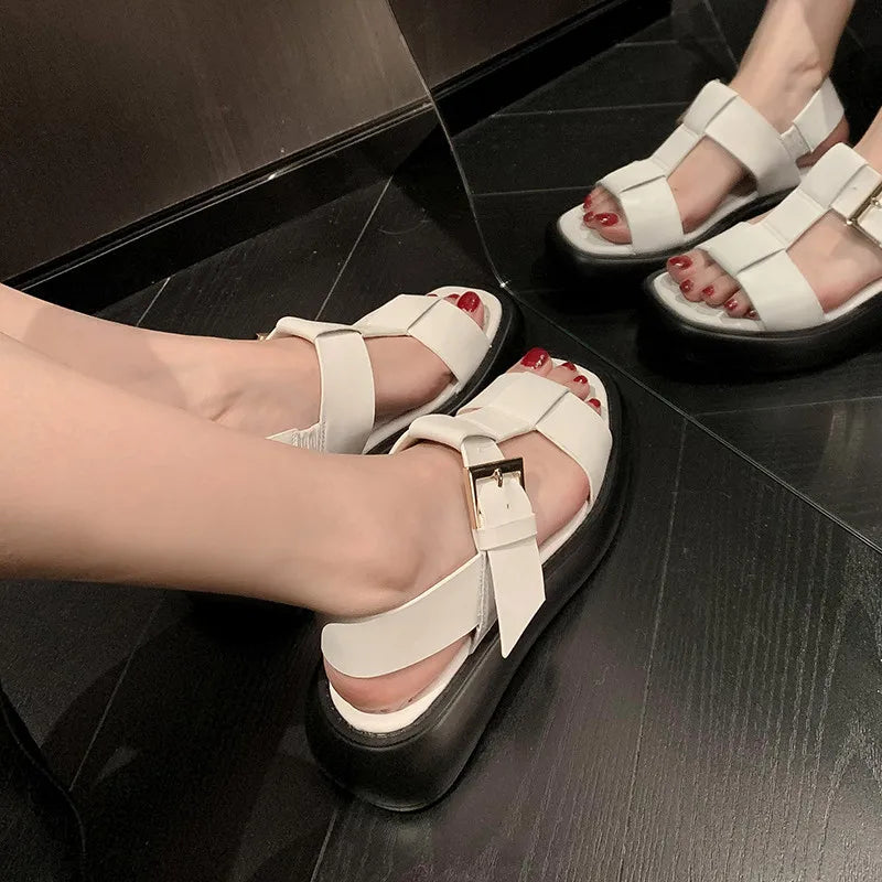 Sandalen aus echtem Leder